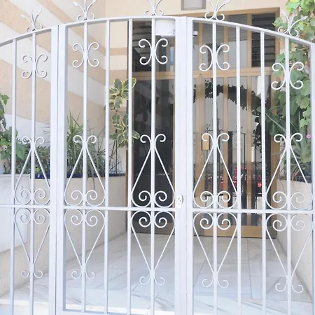 Homeholidaysrentals Tarongers Apartment *